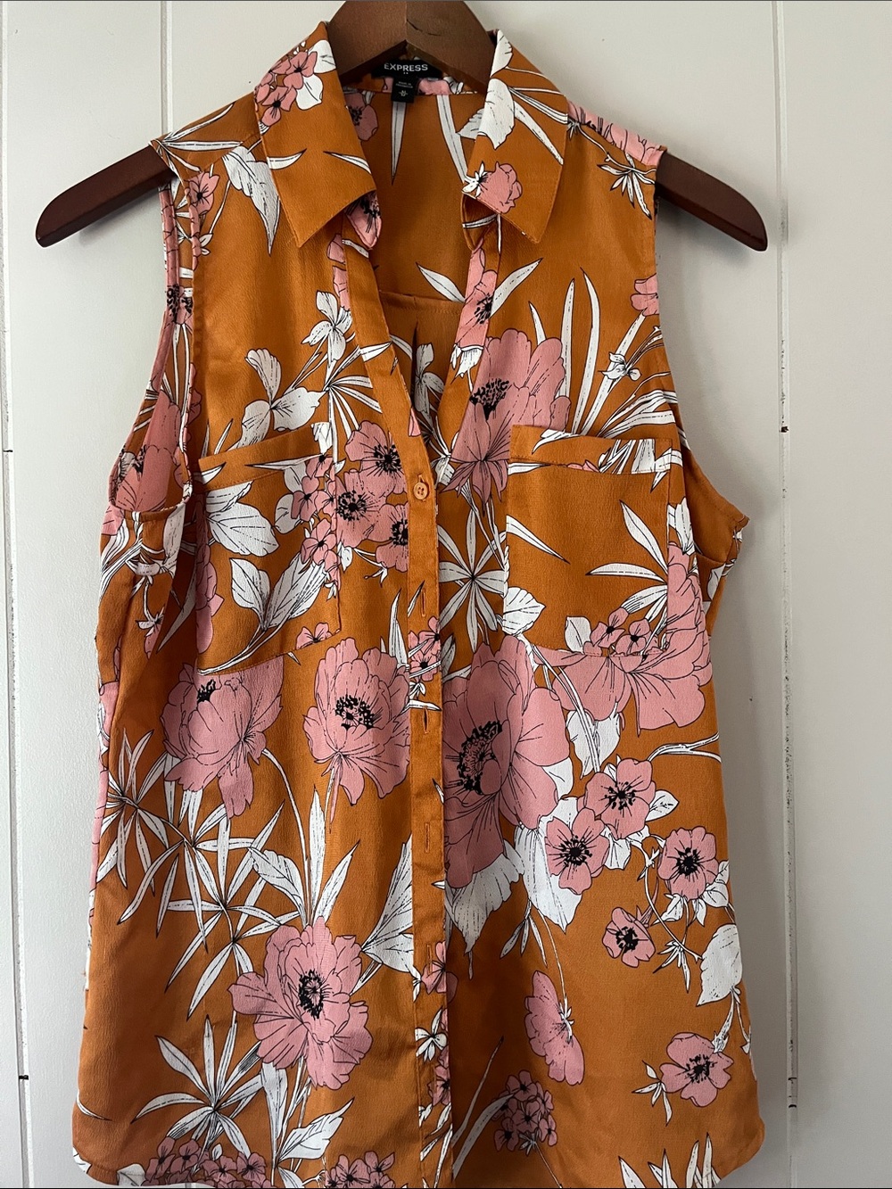 Express Sleeveless Button-Front Floral Blouse in Rust and Pink